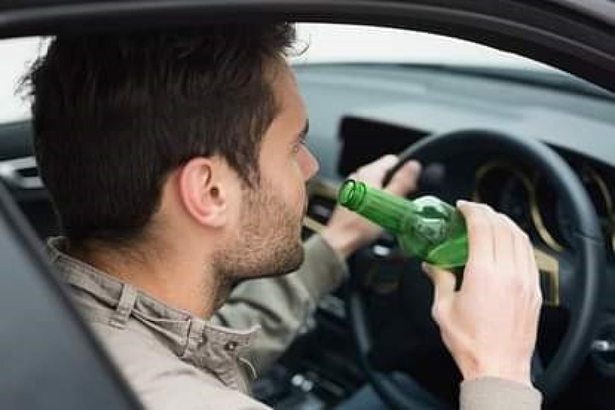 Drunk Driving: बॉम्बे HC का अनोखा फैसला , सिग्नल पर  बैनर लेकर खड़े होने का दिया आदेश