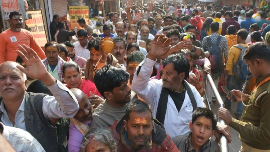 काशी विश्वनाथ मंदिर में श्रद्धालुओं की ऐतिहासिक भीड़